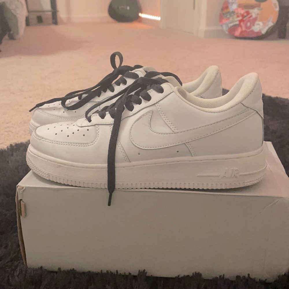 NIKE AIR FORCE 1
